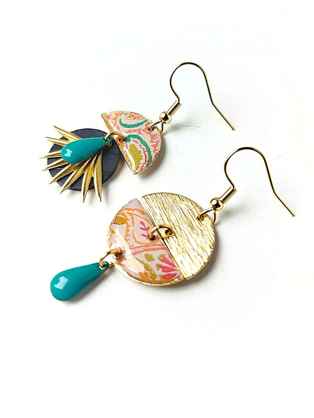 Boucles d&#039;oreilles Asymétriques Upcyclées en Chambre à Air et Papier Recyclés - Florales