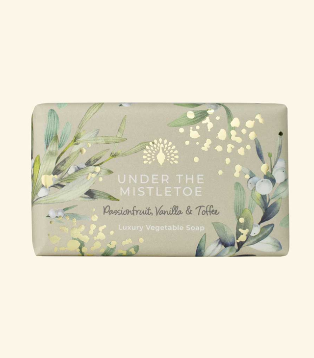 Cosmetics Under the Mistletoe - Passionfruit, Vanilla &amp; Toffee Soap