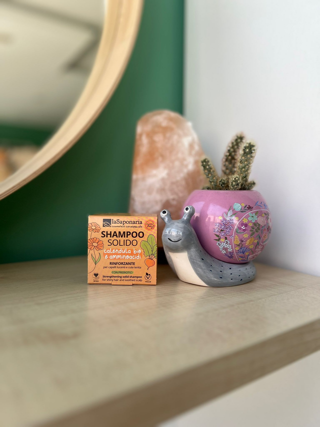 Shampoo solido rinforzante con calendula bio e amminoacidi di La Saponaria (50 gr)
