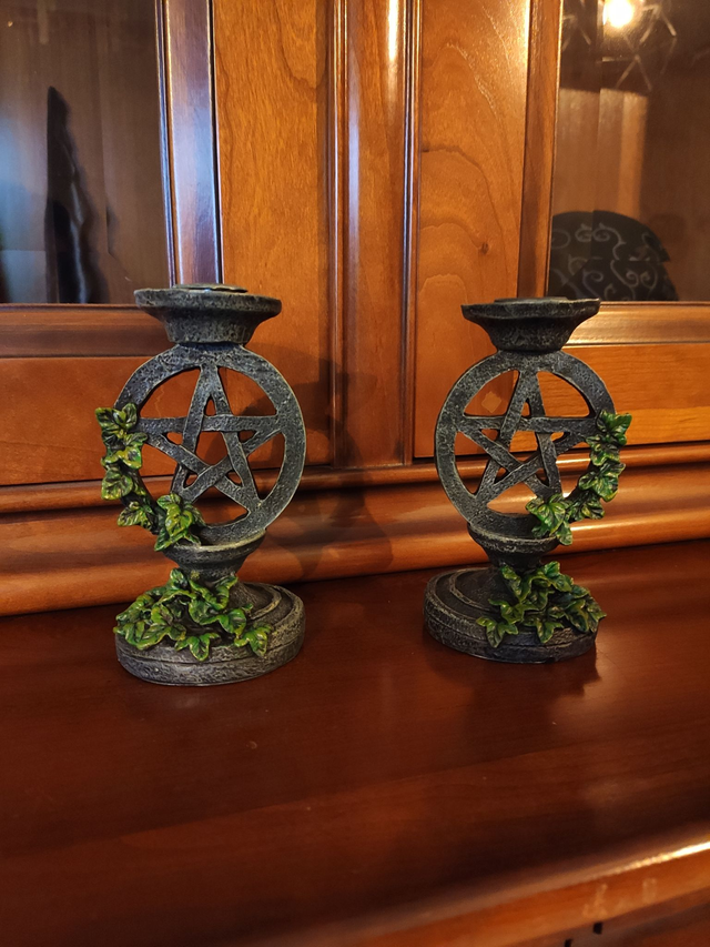 Chandeliers pentagrammes vieillis