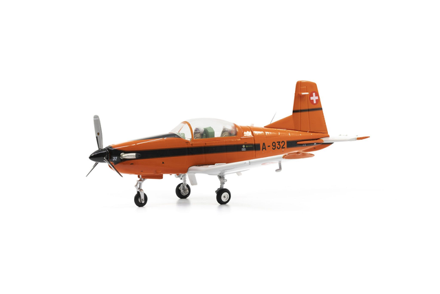 Pilatus PC-7 (A-932) Ursprungsbemalung orange, 1:72
