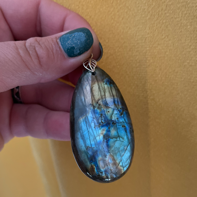 Pendentif en Labradorite et bélière argent  