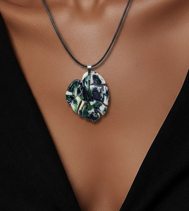 Pendentif feuille sylvestre