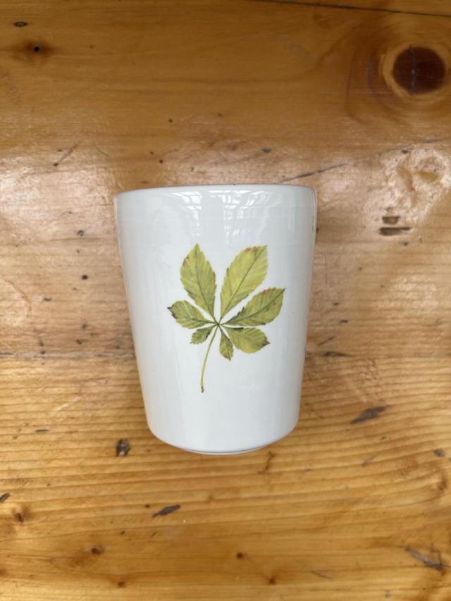 Becher Kastanienblatt