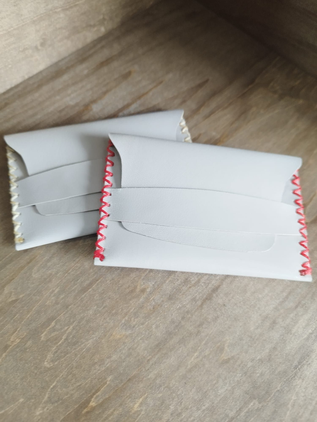 Petite pochette porte-carte grise