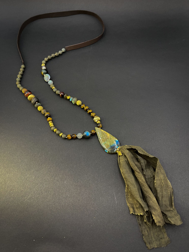 Collier "SHAMAN" marron 