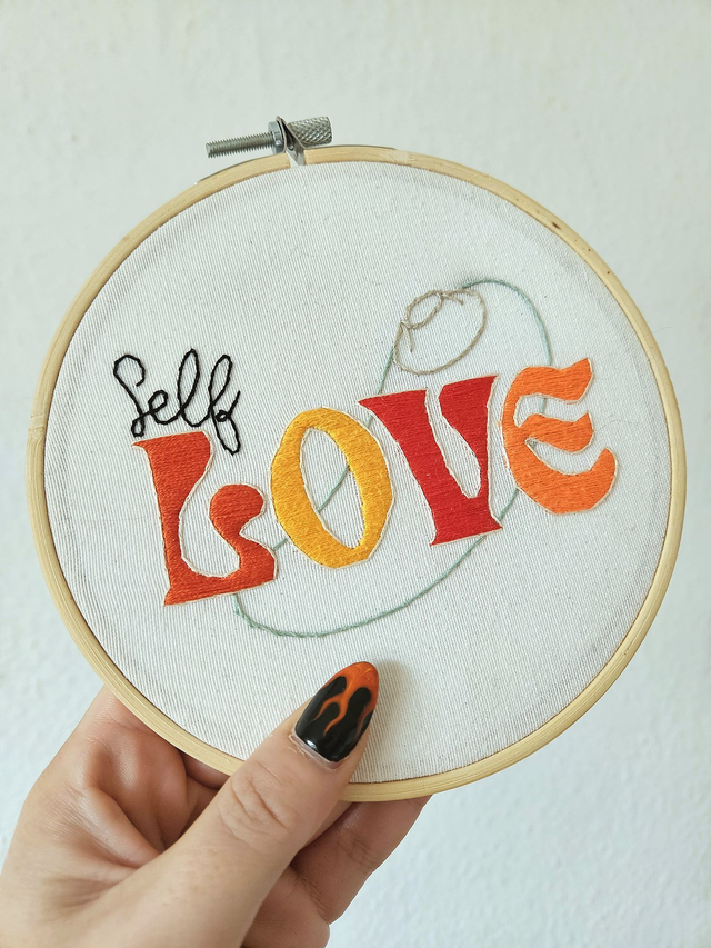 Cercle Brodé - Self Love - Womanizer (Orange)