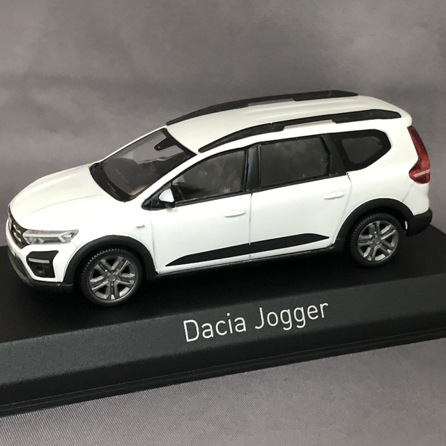 Dacia Jogger 2022 weiss Norev 1:43