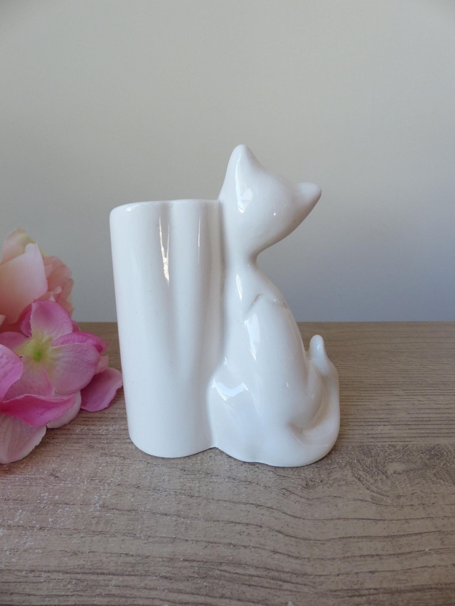 Vase en céramique chat blanc avec coeur rose, chat rétro shabby chic, figurine chat d'amour décoration maison de campagne cadeau collection