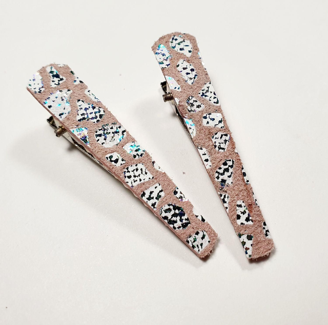 Lot de 2 pinces crocodile en cuir rose effet serpent