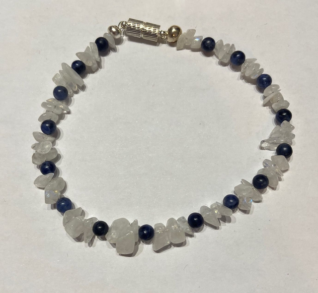 Natural gemstone bracelets with magnetic clasp