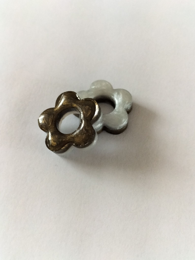 Créoles et pampilles fleurs réversibles café latte