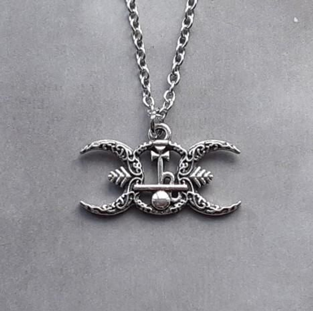 Lilith Triple Moon Necklace 