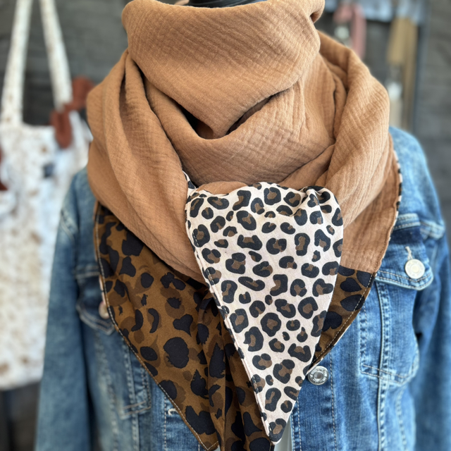 ÉCHARPE CAMEL LEOPARD 