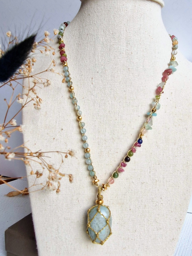 collier au crochet avec pierres naturelles, Pendentif pierre naturelle Trolleite, gemme Trolleite