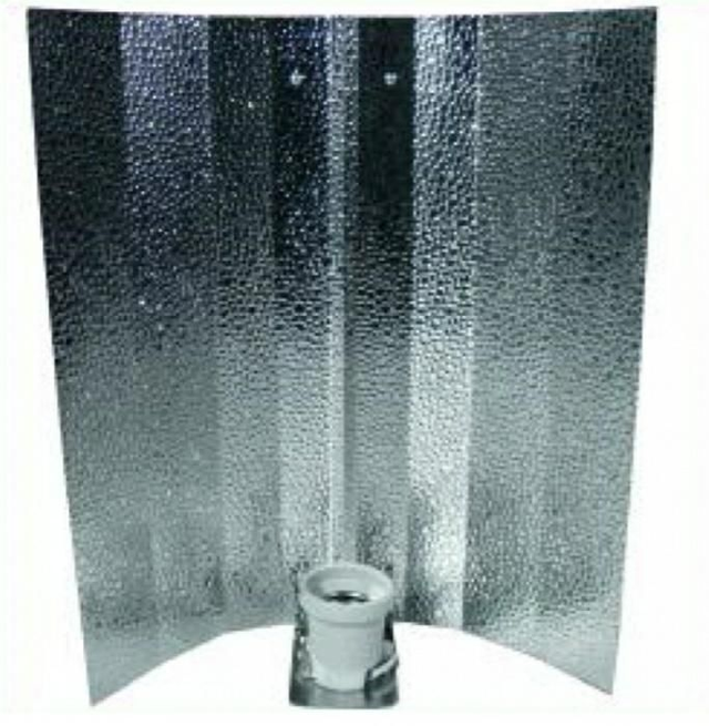 Reflektorkappe, Hammerschlag glänzend, 10-flächig, V-Falz, 47 x 47 cm, montiert, Bügel, Fassung und Lüsterklemme

