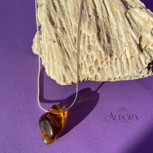 Unikat - Junger Bernstein (Amber) mit Kette, Silber 