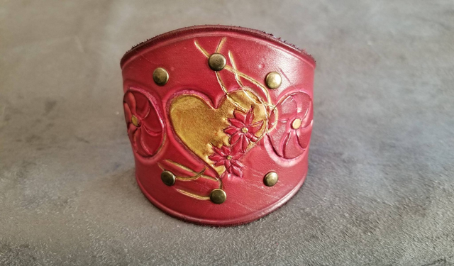 Bracelet en cuir tannage végétale fait main français, pour poignet, teint à la main 