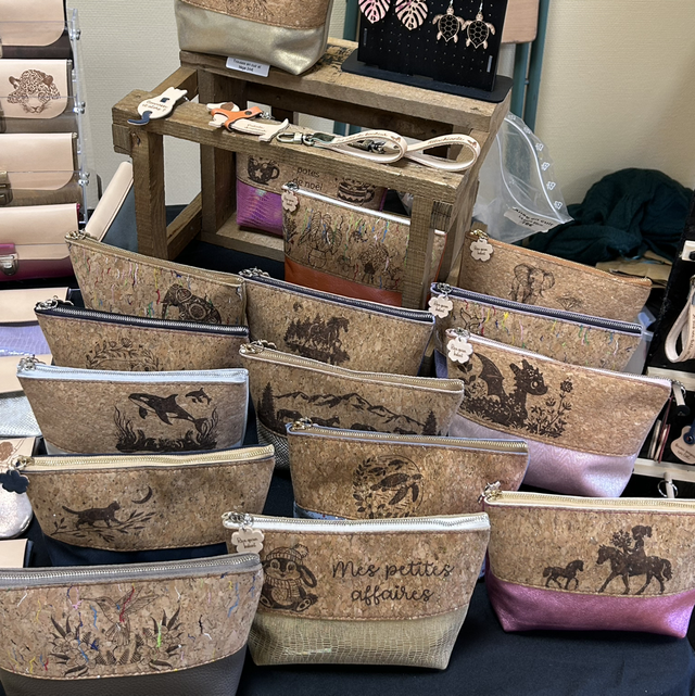 Trousse en cuir et liège