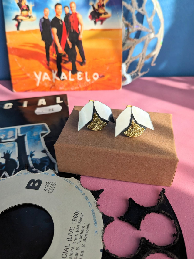 Tulipes Antisocial et Yakalelo Or paillettes- Clips 