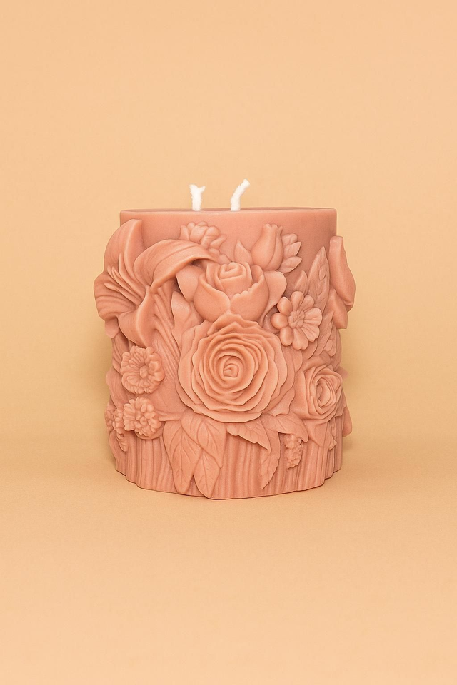 Bougie ornée de fleur