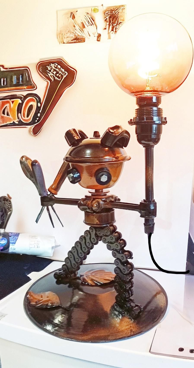 Badass Mécano, Lampe déco, Lampe personnage esprit steampunk, vintage - Artisanat Français