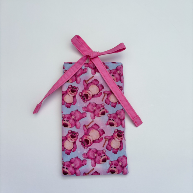 Magical sunglasses pouch