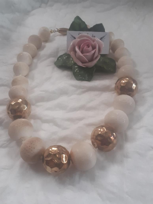 Weiße Korallenkette