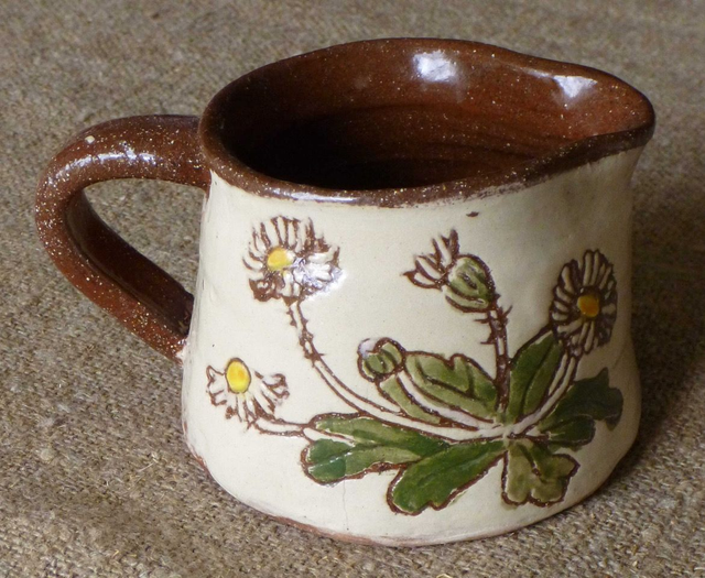 JBY103 Little Daisy jug by Jane Bisby, 7 x 11cm red earthenware