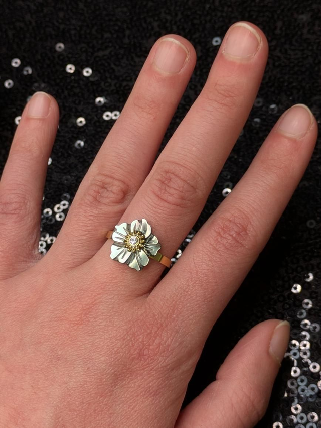 Bague nacre fleur noire 