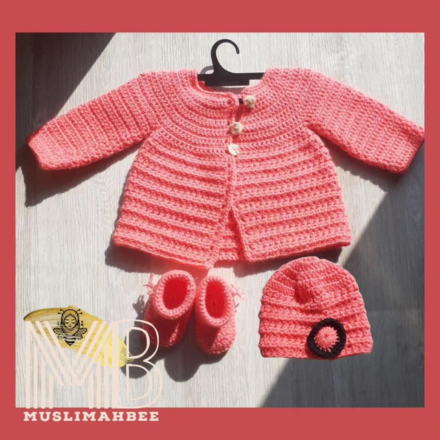 Cardigan + chaussons + bonnet (0-3mois)