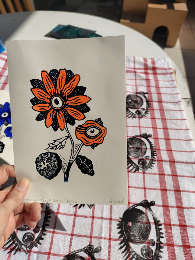 linogravure "fleur de souci" en couleur format 15 X 19.5cm