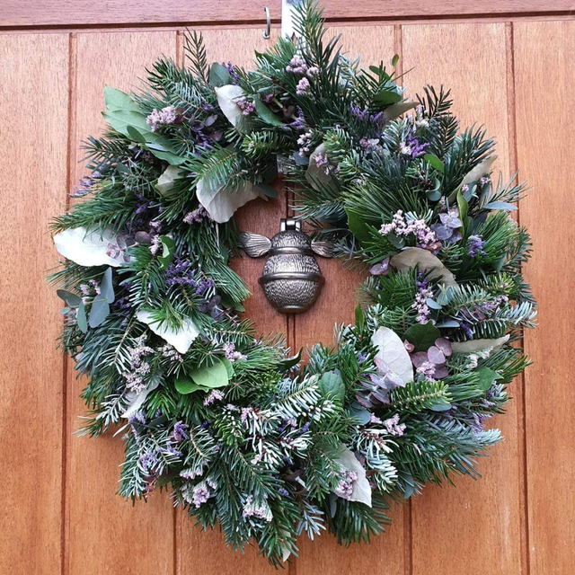 Frosty winter wreath 