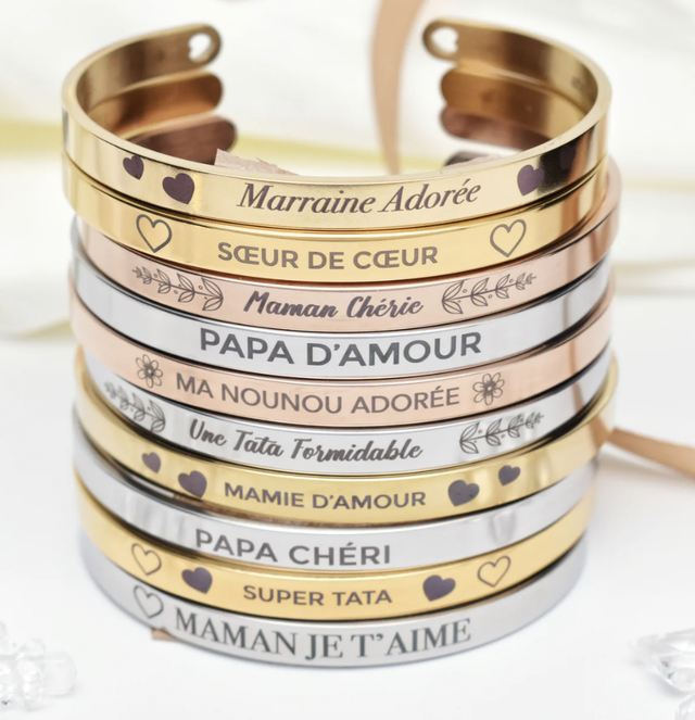 Bracelet joncs gravés avec message " Maman je  t' aime " 