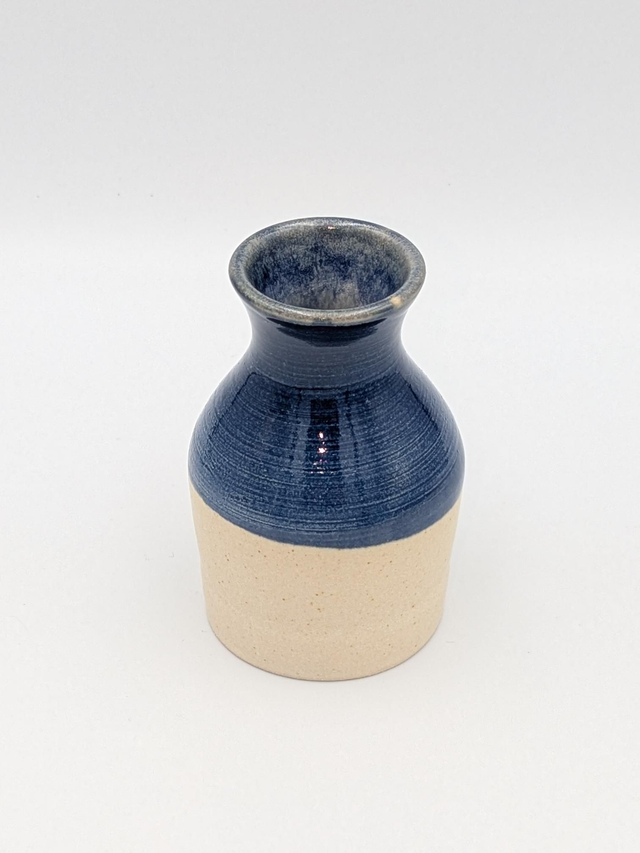 Bud vase, light oatmeal and dark blue.