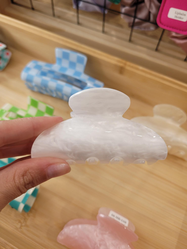 White marble semi circle claw clip - HE-117