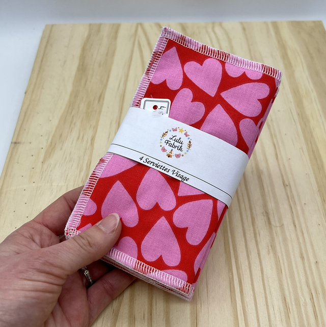 Lot de 4 serviettes visage grands cœurs rose