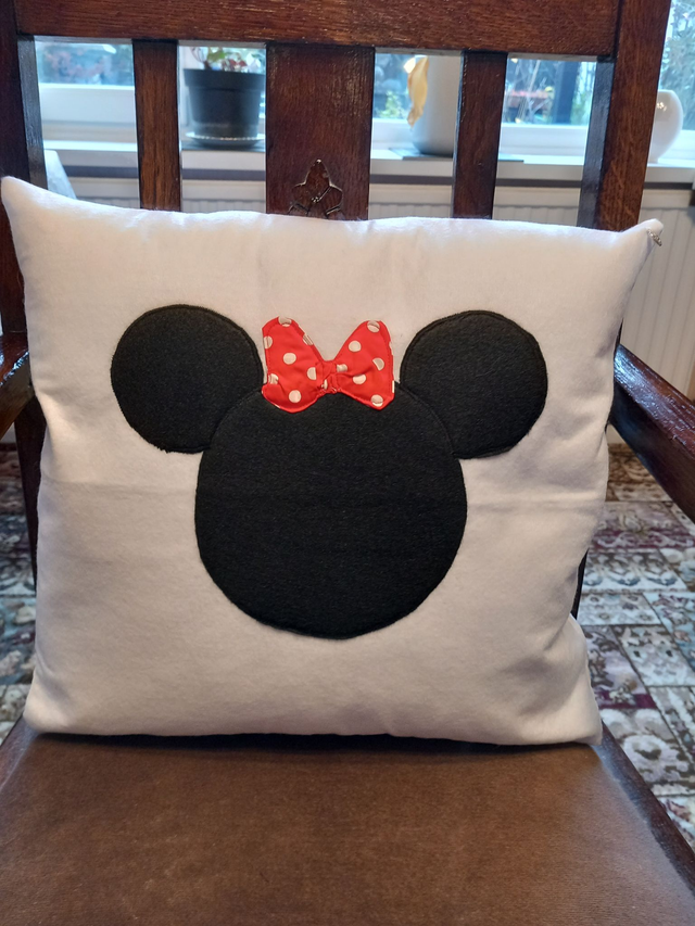Mouse with Bow Cushion Cover