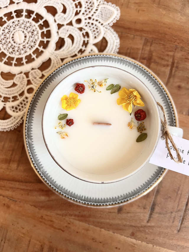 đ Bougie Feu de bois - tasse Ă thĂ© "frise noire et liserĂ© dorĂ©" avec sous-tasse