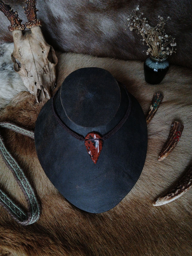 L’Appel du Guerrier – Pointe de flèche Obsidienne mahogany