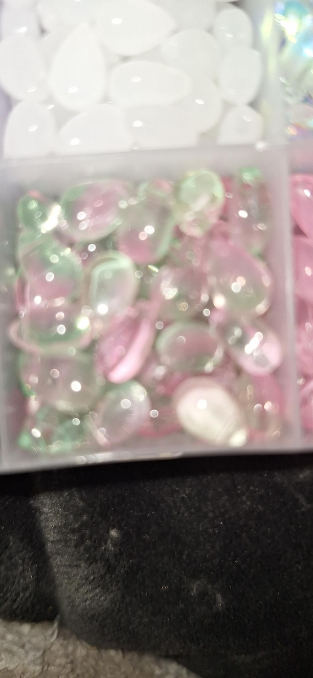 Glass gems small green/pink