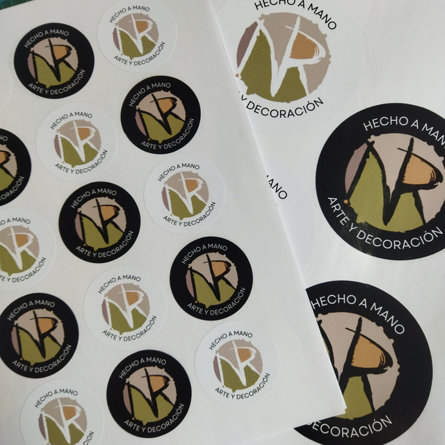 Adhesivos brillantes troquel circular por lámina 