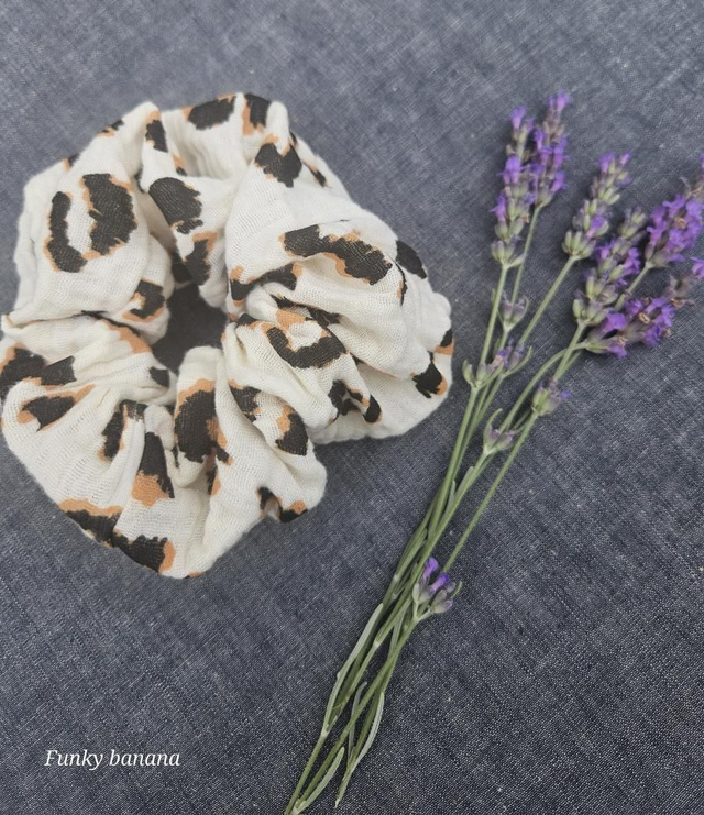 Chouchou écru motif léopard 