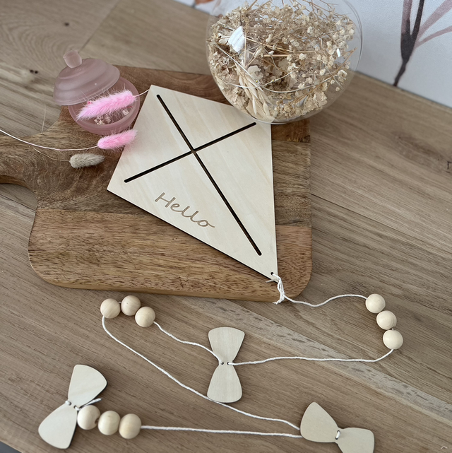 Cerf volant en bois personnalisé