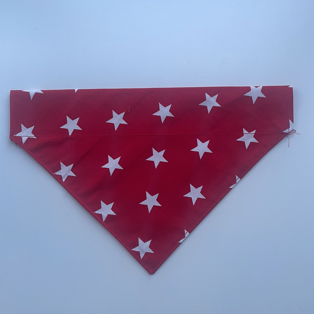 Dog bandanna red and white stars 