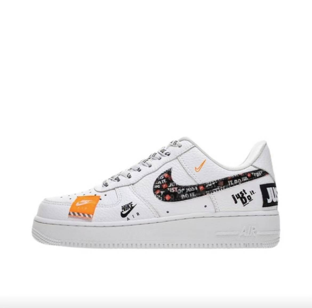 Nike Air Force 1   (Vendu sans la boîte )