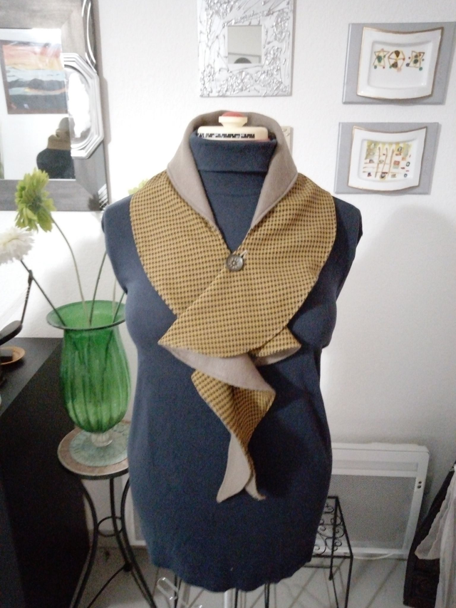 chèche marron  pied de poule  recto verso spiral  en tissu et doublure polaire cache cou pour femme		