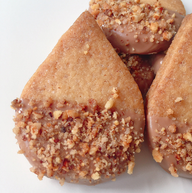 Petits biscuits - Sablés chocolat au lait-pralin - 200 grammes