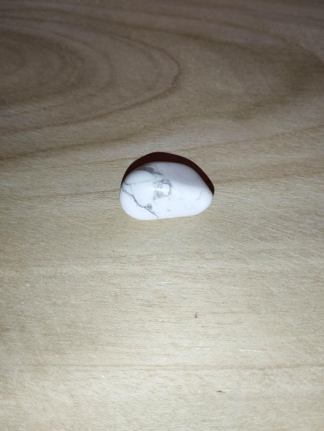 Howlite pierre roulée 