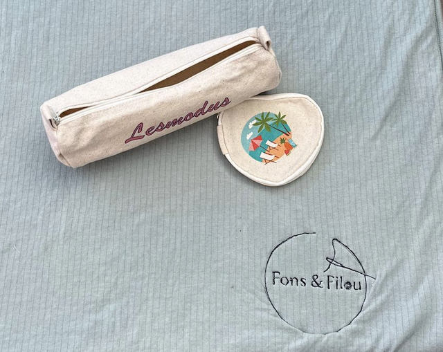 Ronde pennenzak 24cm BEIGE met quote 'Lesmodus'